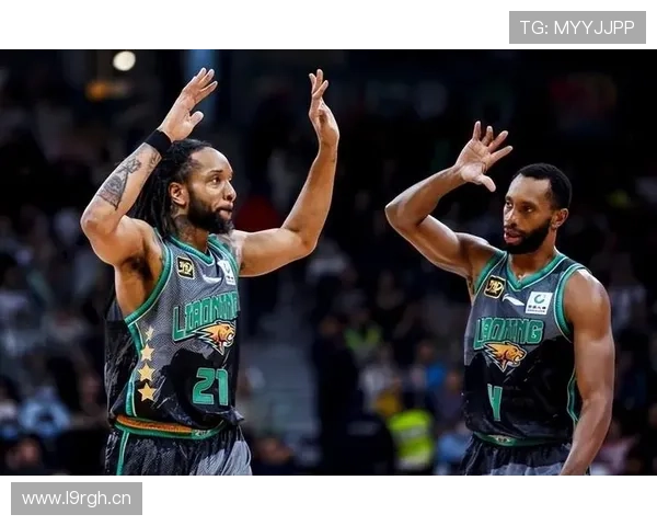 威尔斯30分全场引领球队大胜 威尔斯30分全场引领球队大胜